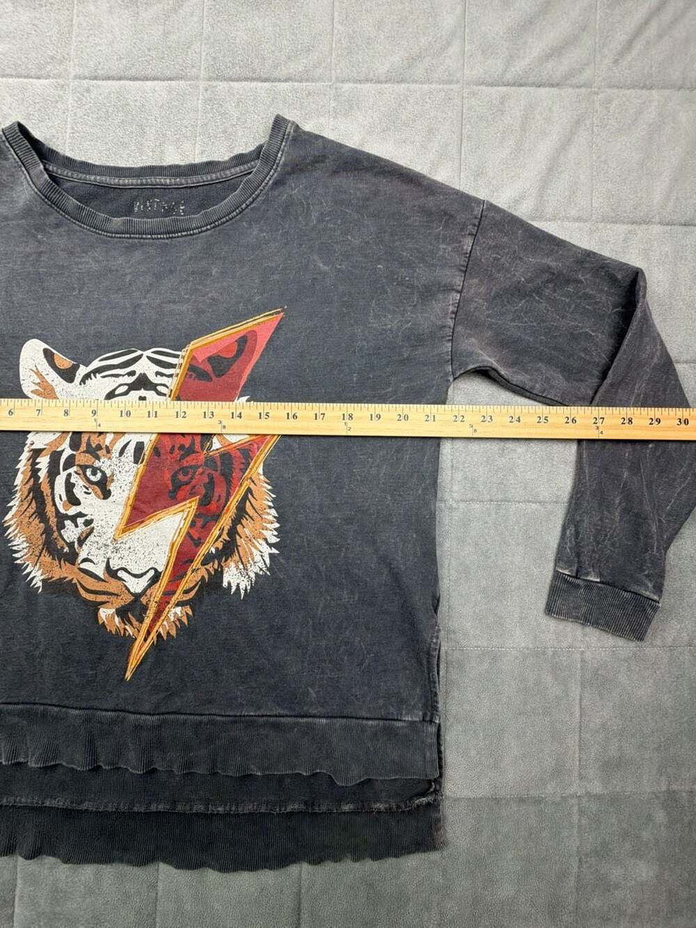 Vintage Canvas Tiger with Lightning Bolt Crew Neck Pullover Sweatshirt - Picture 3 of 9